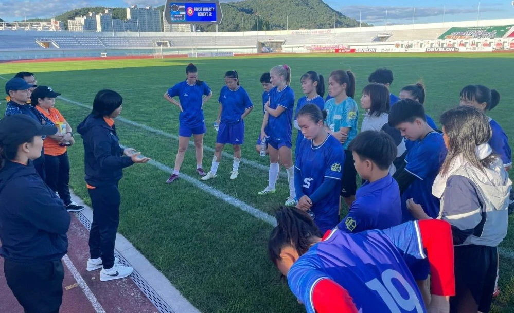 tro-ve-tu-han-quoc-tuyen-nu-tp-hcm-san-ngoi-cao-o-giai-chau-a (2).jpg