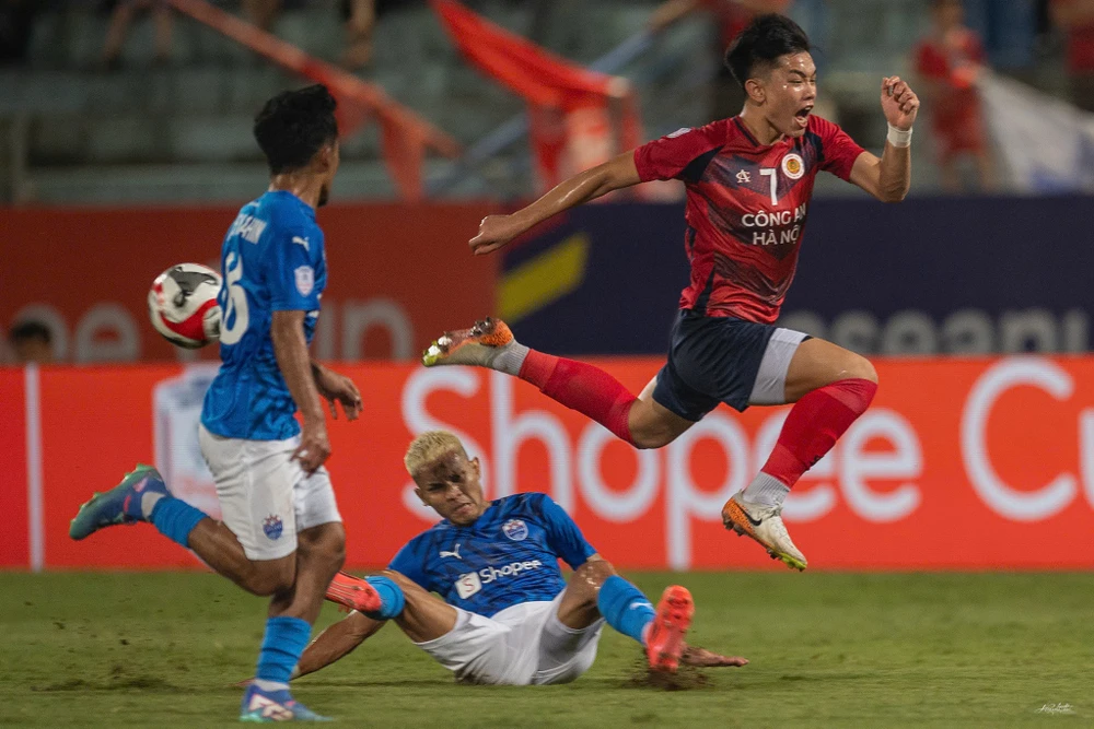 doi-tuyen-viet-nam-go-gac-the-dien (2).jpg