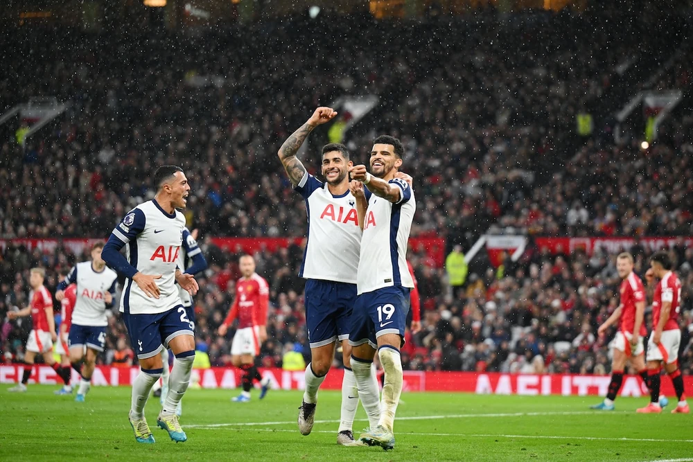 gay-roi-man-united-tottenham-hung-phan-o-uefa-europa-league (1).jpg