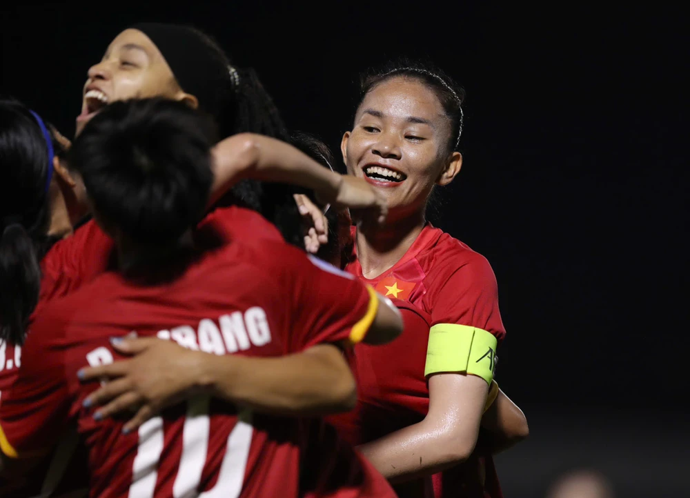 thuy-trang-uoc-ao-lap-ky-luc-cho-tuyen-nu-tp-hcm (1).jpg