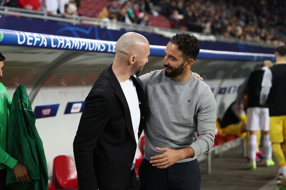 hlv-amorim-bi-che-gieu-phan-boi-khi-ve-clb-man-united (4).jpg