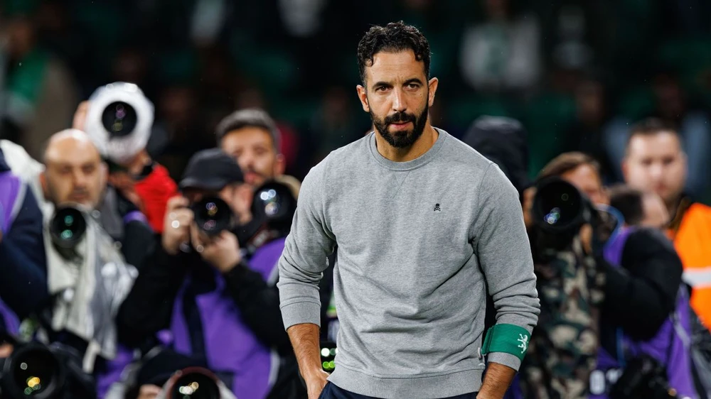 thay-moi-cua-clb-man-united-bi-don-gia-nhap-west-ham (1).jpeg