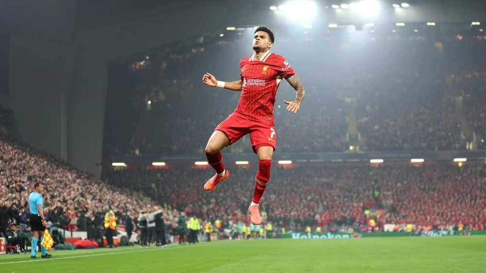 hlv-xabi-alonso-dau-don-o-anfield (1).jpg