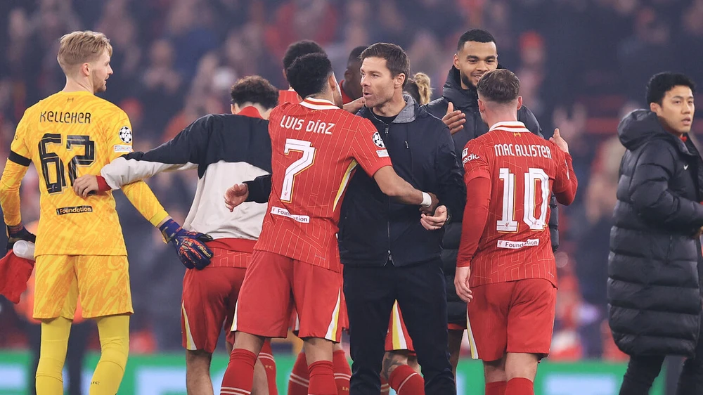 hlv-xabi-alonso-dau-don-o-anfield (2).jpg