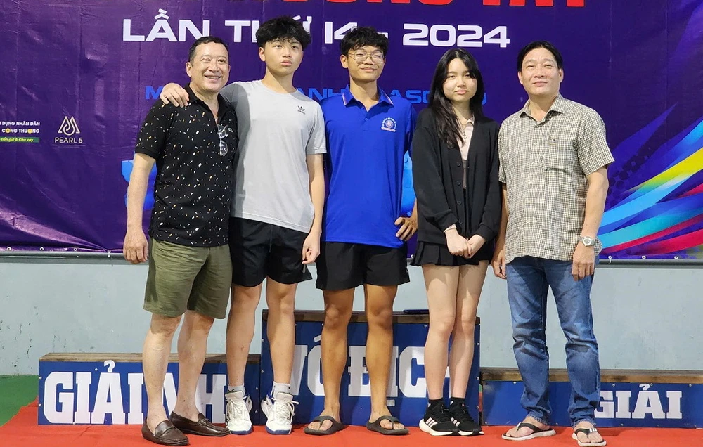 50-tay-vot-quyet-liet-tranh-cup-tan-phuong-tay (1).jpg