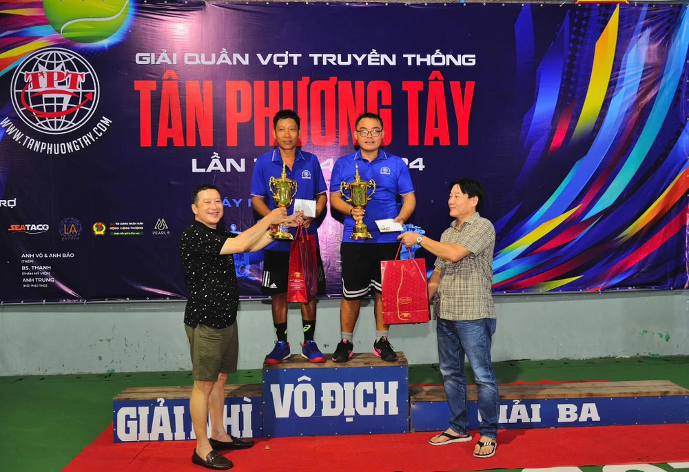 50-tay-vot-quyet-liet-tranh-cup-tan-phuong-tay (6).jpg