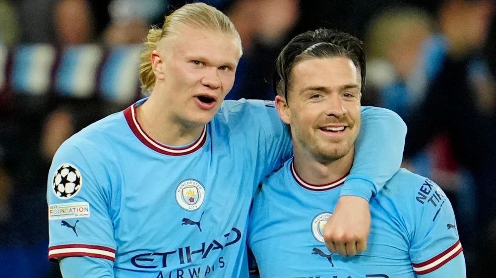 nu-cuoi-tro-lai-voi-hlv-pep-guardiola (3).jpg