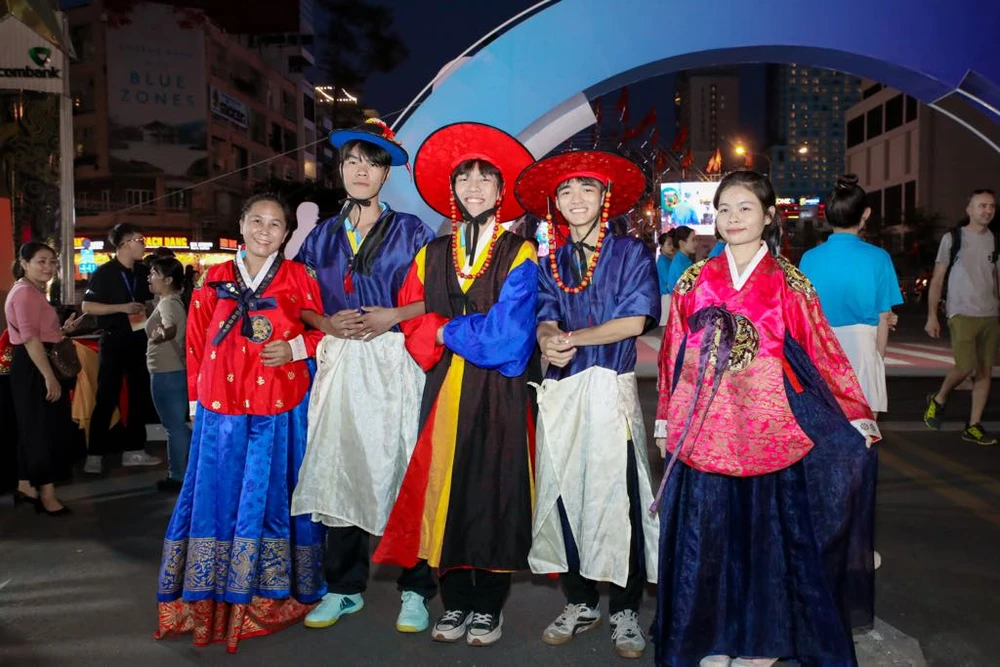 Tự hào Võ Việt