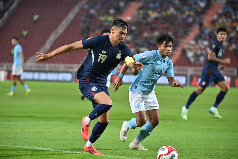 doi-tuyen-thai-lan-rong-cua-vo-dich-aff-cup-lan-thu-8-ky-luc (1).jpg