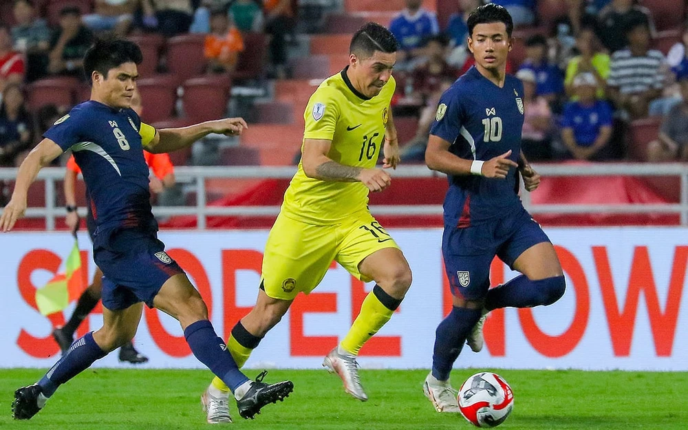 doi-tuyen-thai-lan-rong-cua-vo-dich-aff-cup-lan-thu-8-ky-luc (3).jpg