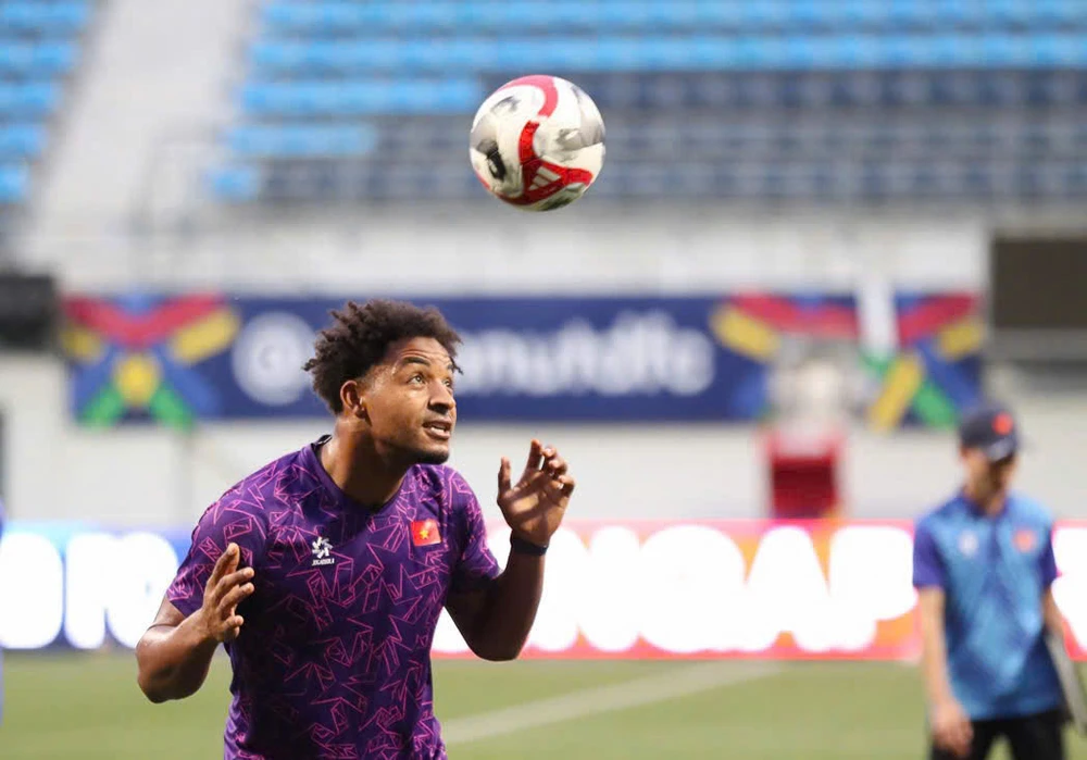 kim-sang-sik-va-tham-vong-viet-tiep-lich-su-cung-doi-tuyen-viet-nam (3).jpg