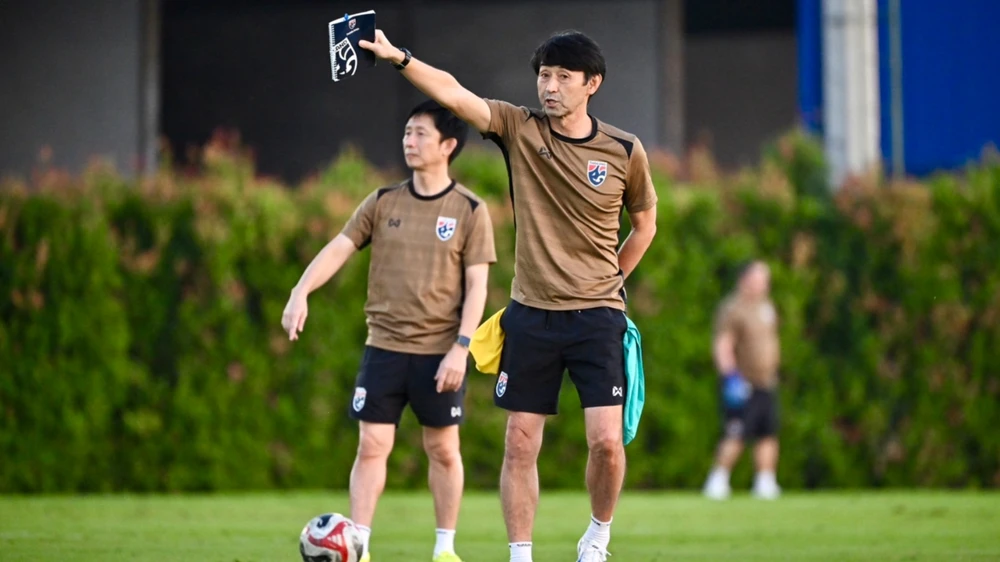 tuyen-thai-lan-khong-ngai-san-co-nhan-tao-o-philippines (3).jpg