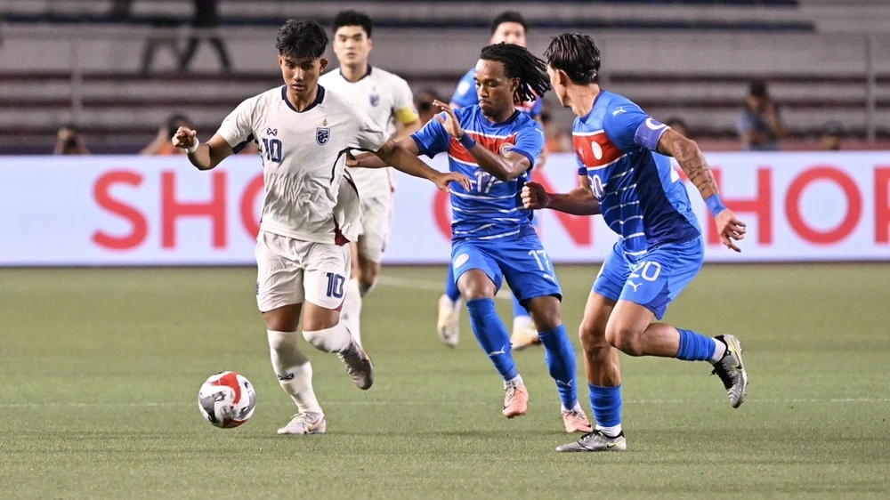 doi-tuyen-philippines-gay-soc (2).jpg