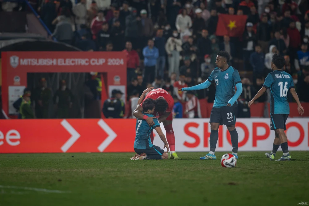 nguyen-xuan-son-va-su-menh-gianh-lai-ngai-vang-bong-da-dong-nam-a (3).jpg