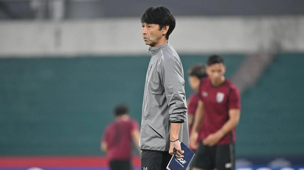 doi-tuyen-viet-nam-tap-buoi-dau-tien-tren-dat-thai-lan (5).jpg