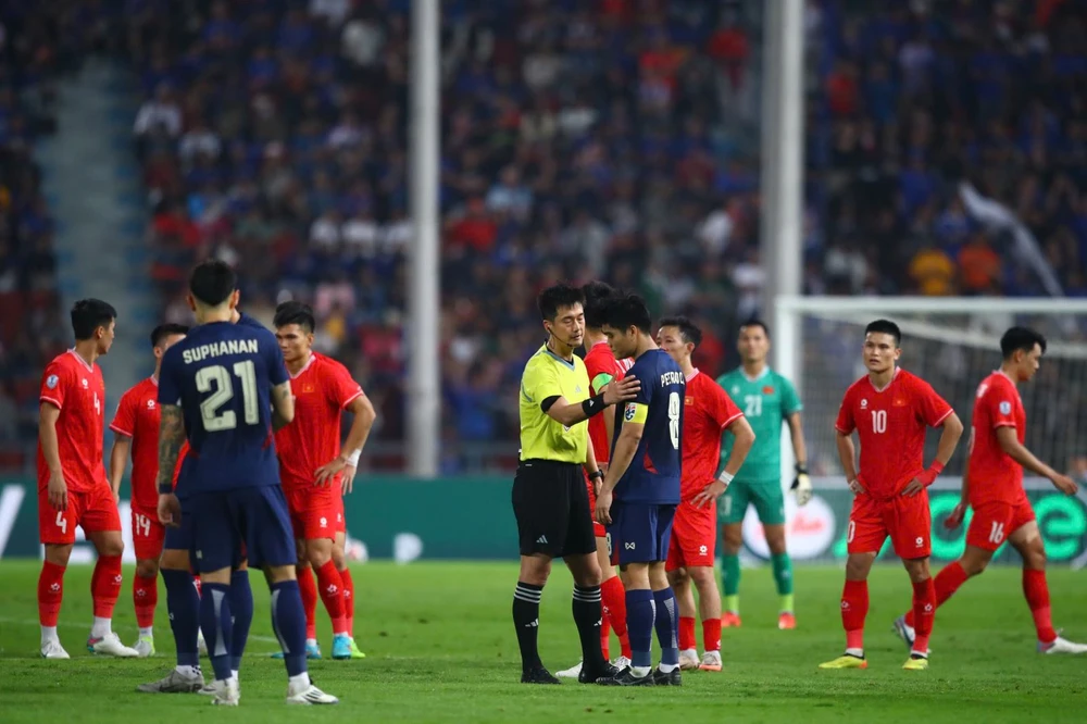 trong-tai-noi-ve-ban-thang-cua-supachok-va-bai-hoc-cho-tuyen-viet-nam (2).jpg