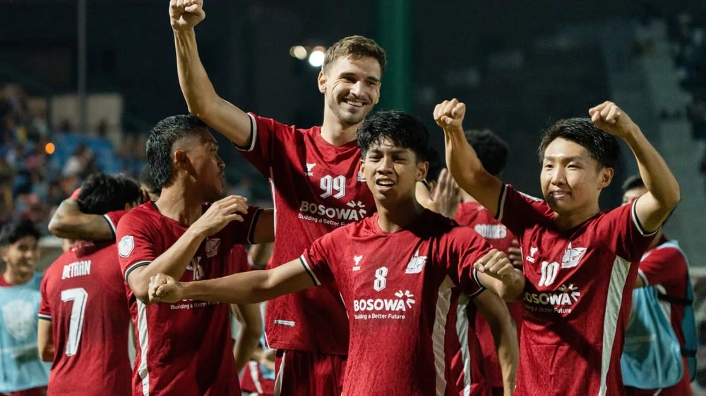 cong-an-ha-noi-va-doan-ngoc-tan-gay-an-tuong-o-gia-clb-dong-nam-a (3).jpg