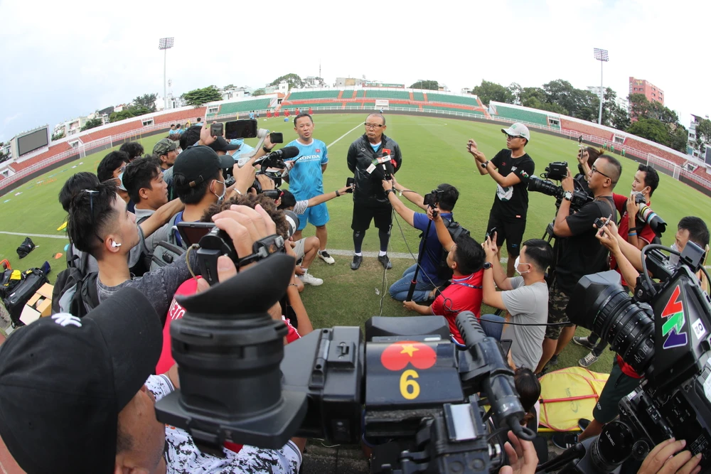 vai-tro-moi-cua-hlv-park-hang-seo (1).jpg