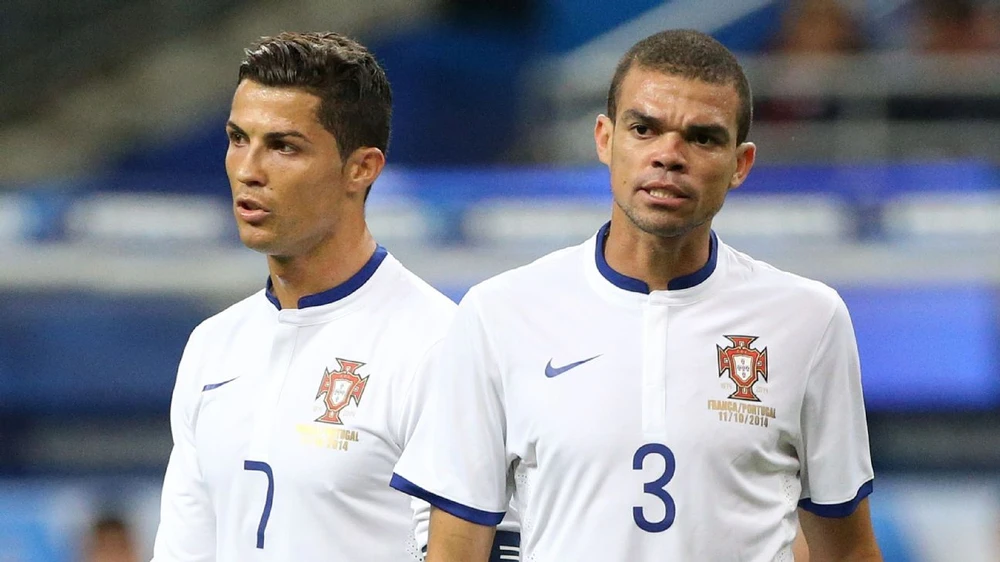 pepe-tiet-lo-hanh-dong-day-nghia-tinh-cua-ronaldo (2).jpg