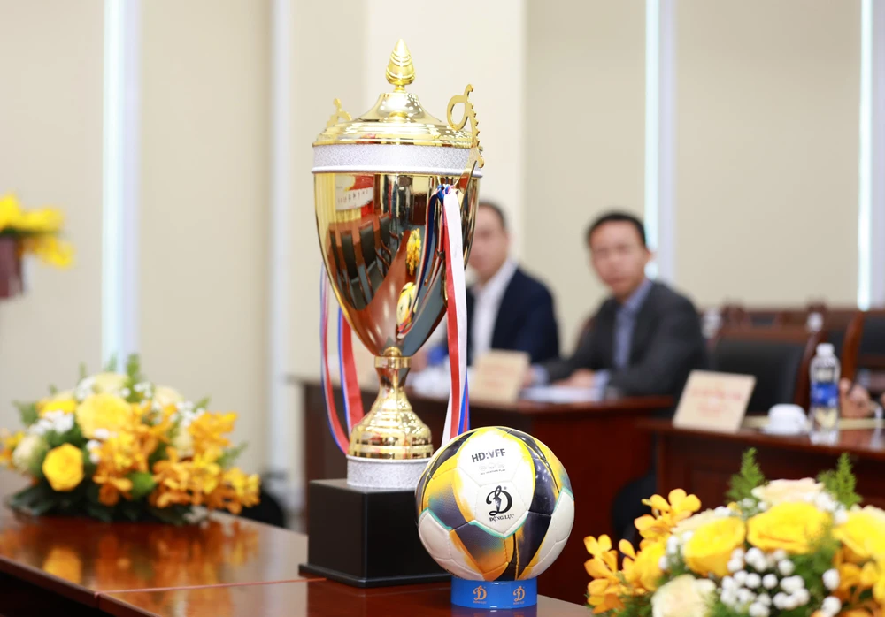 nua-ti-dong-cho-nha-vo-dich-giai-futsal-hdbank-vo-dich-quoc-gia-2025 (1).JPG
