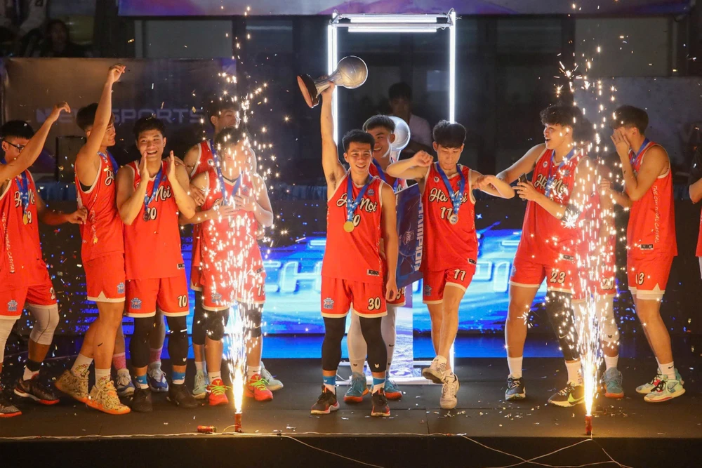 doc-dao-giai-bong-ro-chuyen-nghiep-vbc-mua-3 (1).jpg