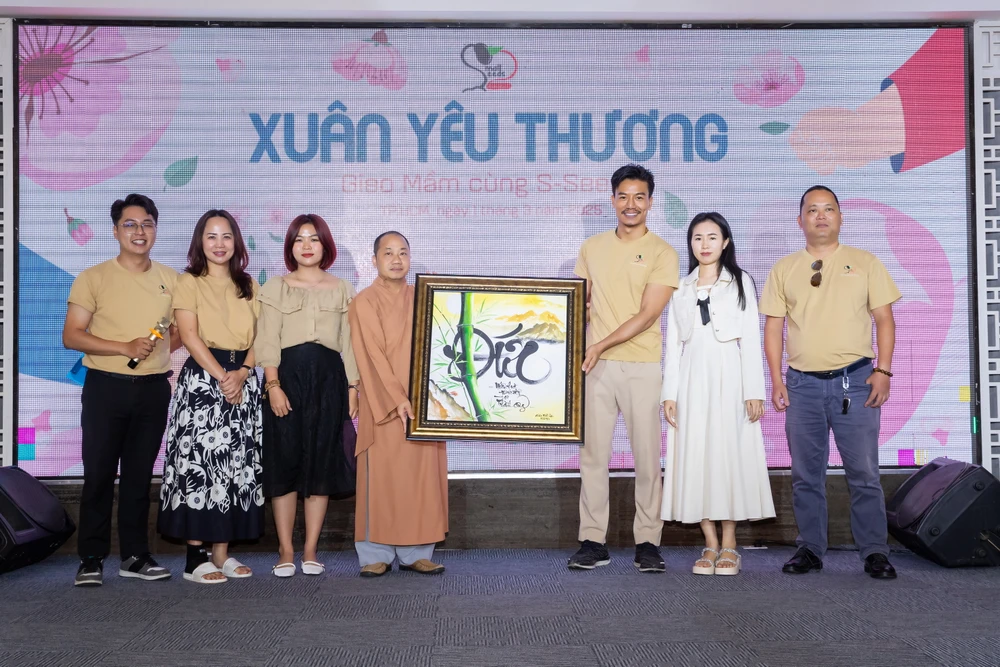 tien-dao-nguyen-xuan-son-tai-tu-hieu-nguyen-va-hanh-trinh-nhan-ai-cua-hat-giong-nho (5).jpg