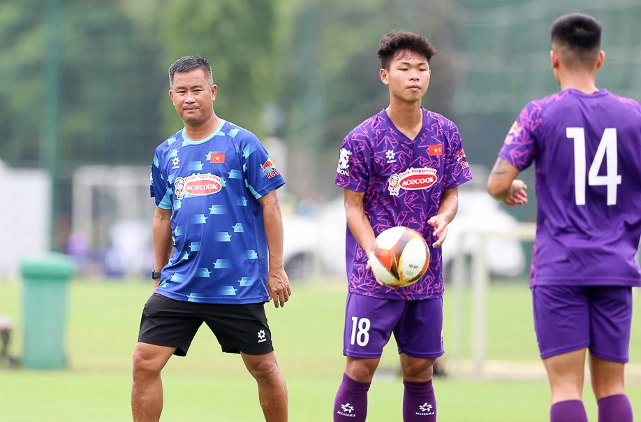 bong-da-tre-viet-nam-tang-toc-cho-nhung-muc-tieu-lon (3).jpg