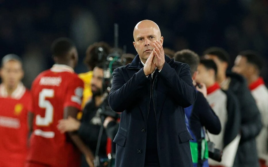 hlv-arne-slot-tiet-lo-bi-mat-trong-phong-thay-do-giup-liverpool-thang-ky-dieu-psg (1).jpg