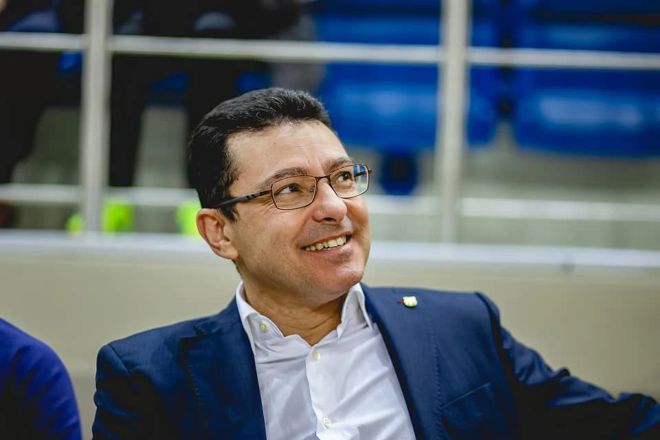 hoan-tran-dau-giua-barcelona-va-osasuna-khi-mot-bac-si-dot-ngot-qua-doi (2).jpg