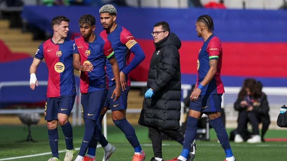 hoan-tran-dau-giua-barcelona-va-osasuna-khi-mot-bac-si-dot-ngot-qua-doi (3).jpg