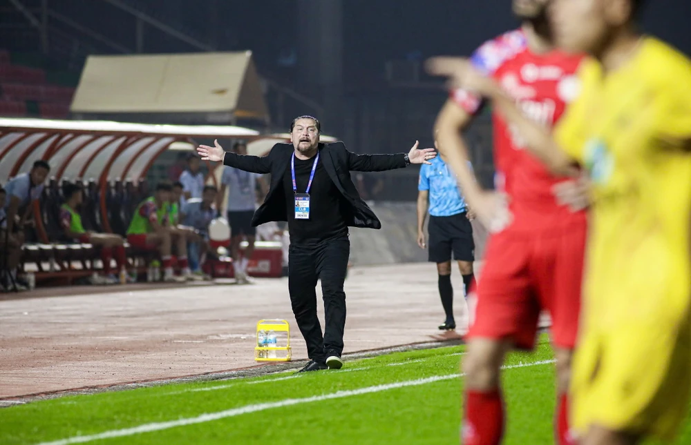 vff-ket-luan-gi-ve-to-trong-tai-bi-treo-coi-khien-cuc-canh-sat-hinh-su-vao-cuoc (1).jpg