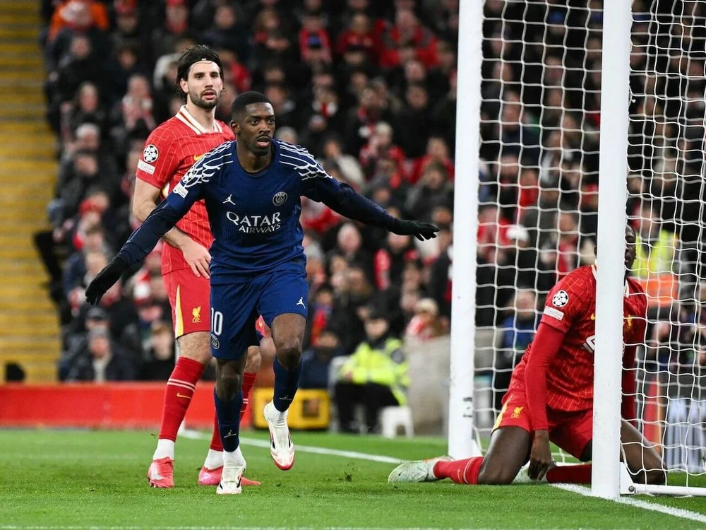 psg-cham-lua-dot-chay-thanh-anfiled (2).jpg