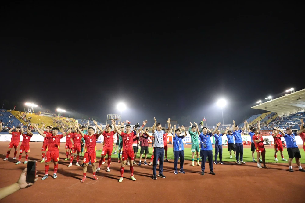 hlv-kim-sang-sik-thay-nguoi-sai-lam-tuyen-viet-nam-tra-gia (4).jpg