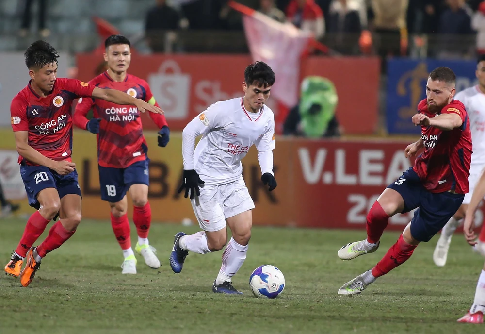 hlv-kim-sang-sik-trao-co-hoi-cuoi-cua-khuat-van-khang (1).jpg