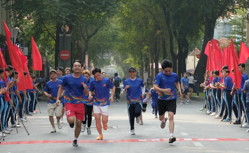tung-bung-ngay-chay-olympic-vi-suc-khoe-toan-dan-o-tp-hcm (5).JPG