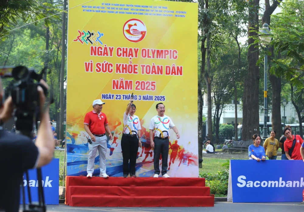 tung-bung-ngay-chay-olympic-vi-suc-khoe-toan-dan-o-tp-hcm (6).jpg