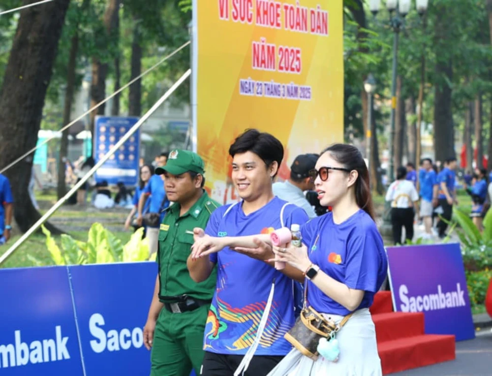 tung-bung-ngay-chay-olympic-vi-suc-khoe-toan-dan-o-tp-hcm (8).jpg
