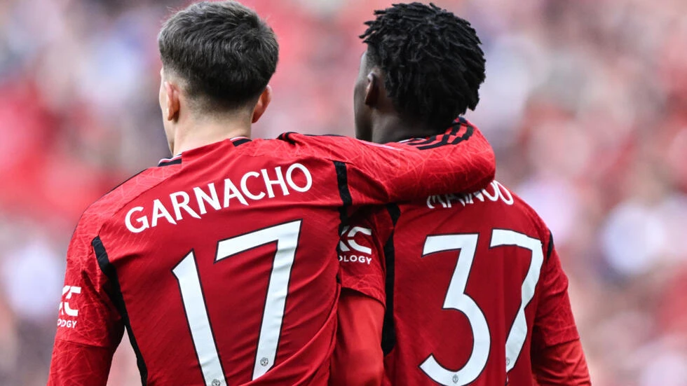 clb-man-united-ban-ngoi-sao-mainoo-voi-gia-70-trieu-bang (1).jpg