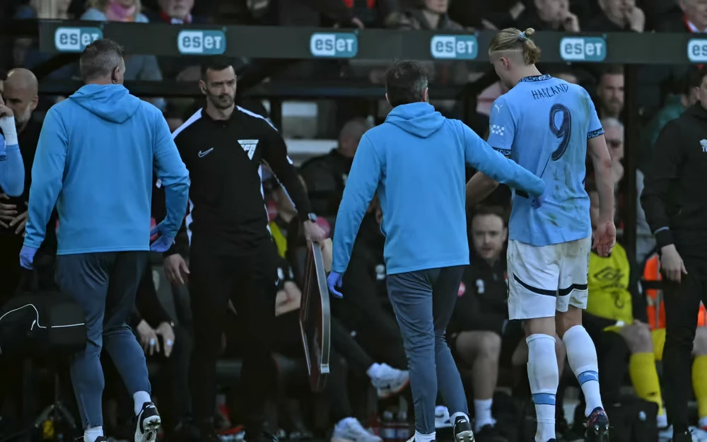 bi-chan-thuong-nang-tien-dao-haaland-con-hung-chiu-chi-trich-tham-te (1).png