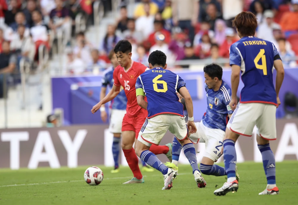 hlv-kim-sang-sik-lap-cho-trong-cua-nguyen-xuan-son-va-hon-the-nua (7).jpg