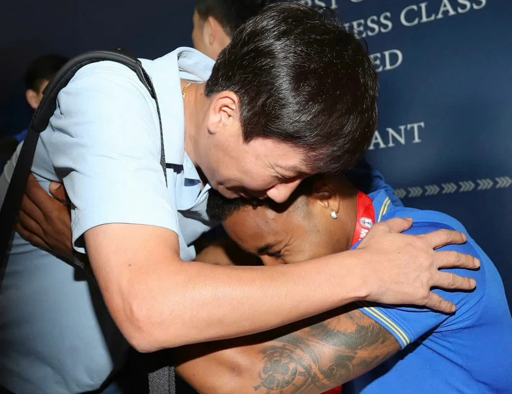 ban-tay-sat-cua-hlv-kim-sang-sik (3).jpg