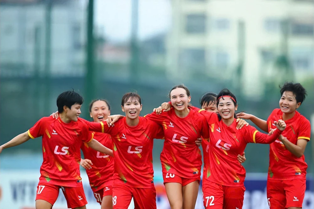 qua-bong-vang-viet-nam-noi-dieu-bat-ngo-ve-chuc-vo-dich (2).jpg