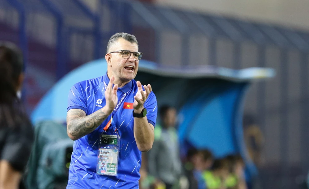 bao-thai-ca-ngoi-chien-tich-cua-indonesia-va-than-phuc-doi-tuyen-u-17-viet-nam (1).jpg