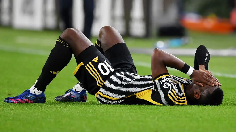 bong-toi-sau-hao-quang-san-co-cua-ngoi-sao-paul-pogba (1).png