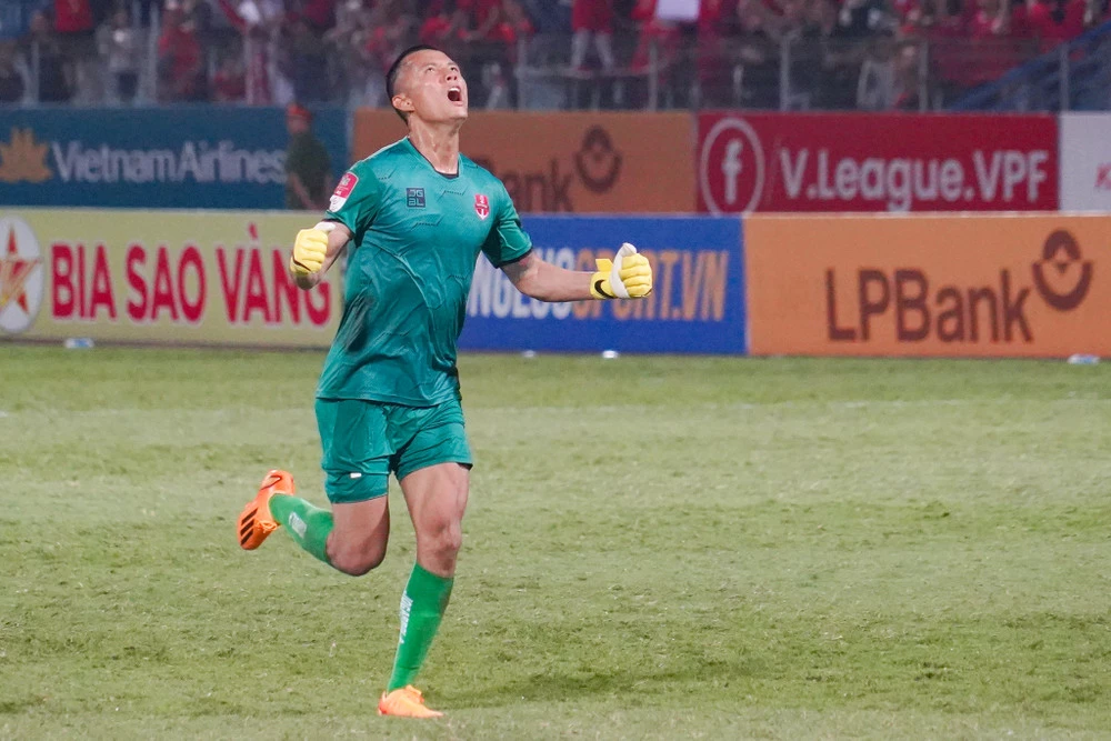 thu-mon-dinh-trieu-bi-ngo-doc-chua-hen-ngay-tro-lai (3).jpg