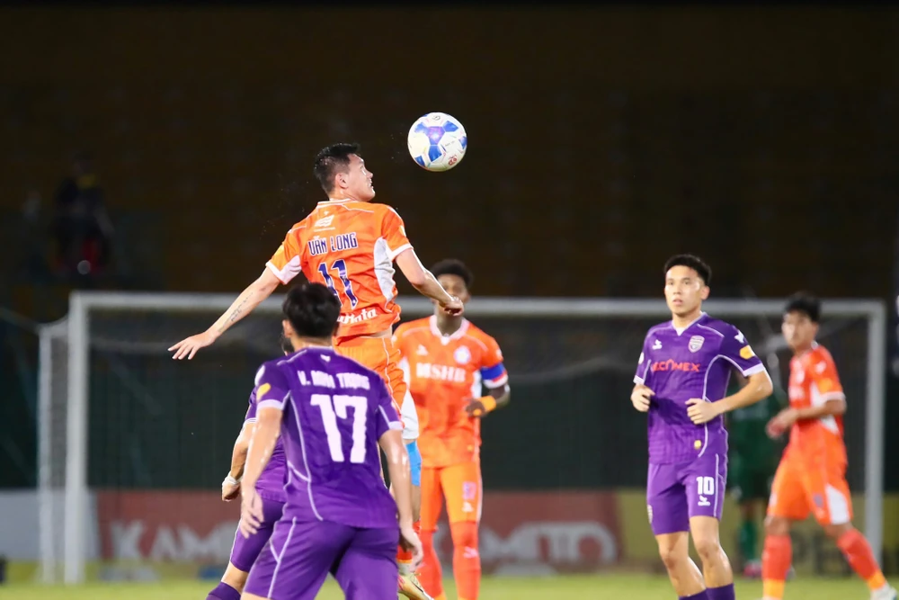 Khốc liệt cuộc đua trốn rớt hạng V-League