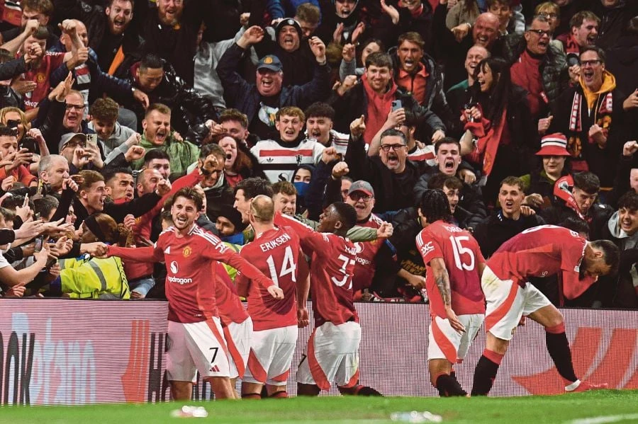 ky-la-2-bo-mat-trai-nguoc-cua-manchester-united (1).jpg