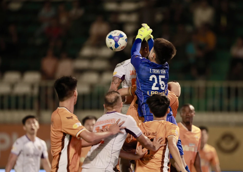 ha-gia-lai-doi-dien-an-phat-nang (1).jpg