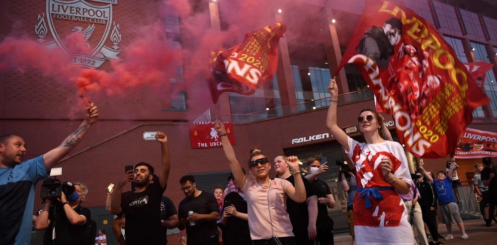 dai-tiec-chao-don-liverpool-vo-dich-premier-league (2).jpg