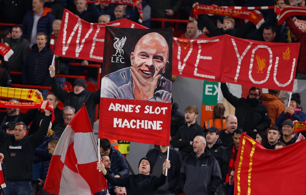 hlv-arne-slot-bao-chua-cho-chuc-vo-dich-cua-liverpool (3).jpg